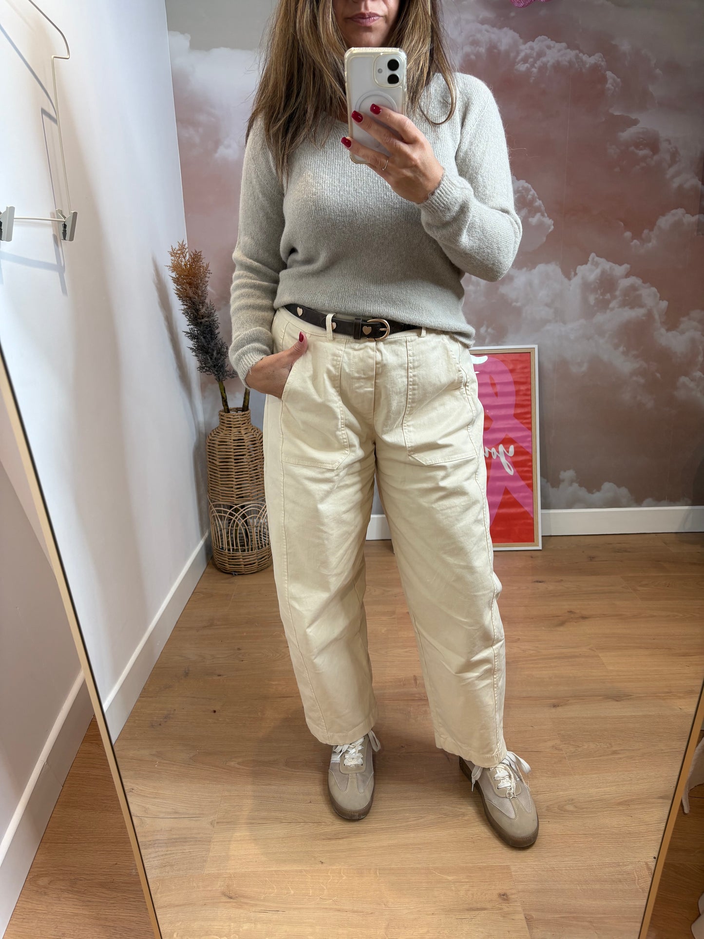 PANTALON BARREL ÉCRU AVEC CEINTURE