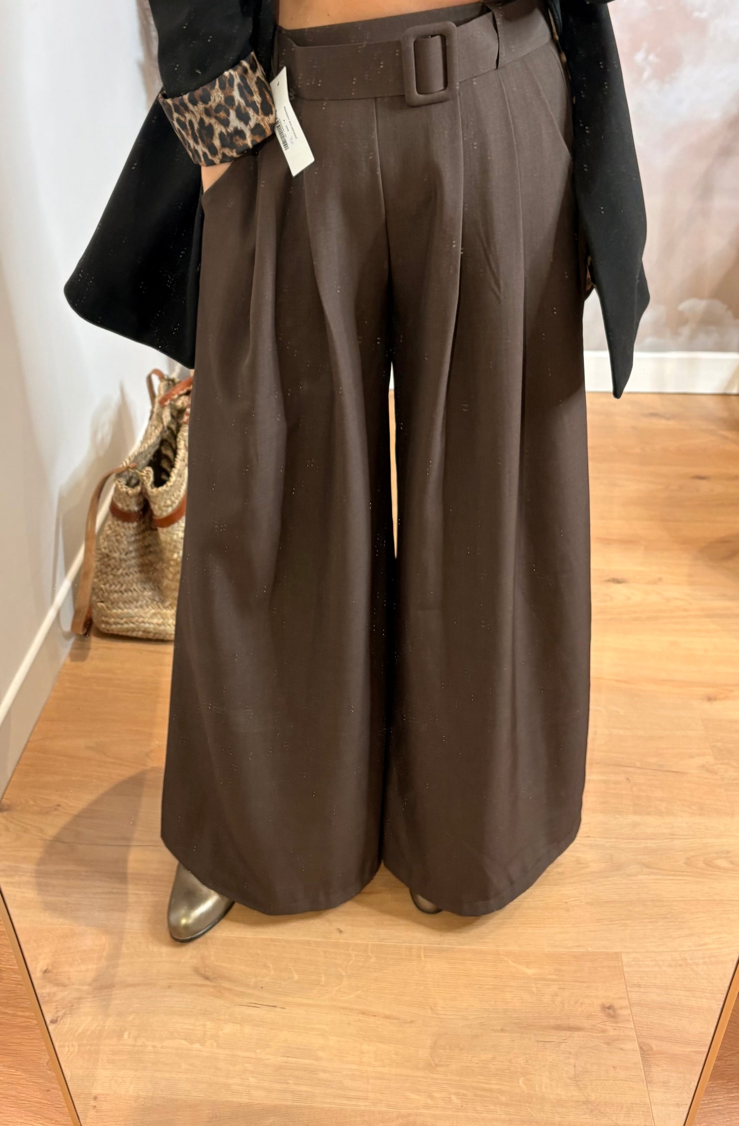 PANTALON A PINCES LARGE CHOCOLAT