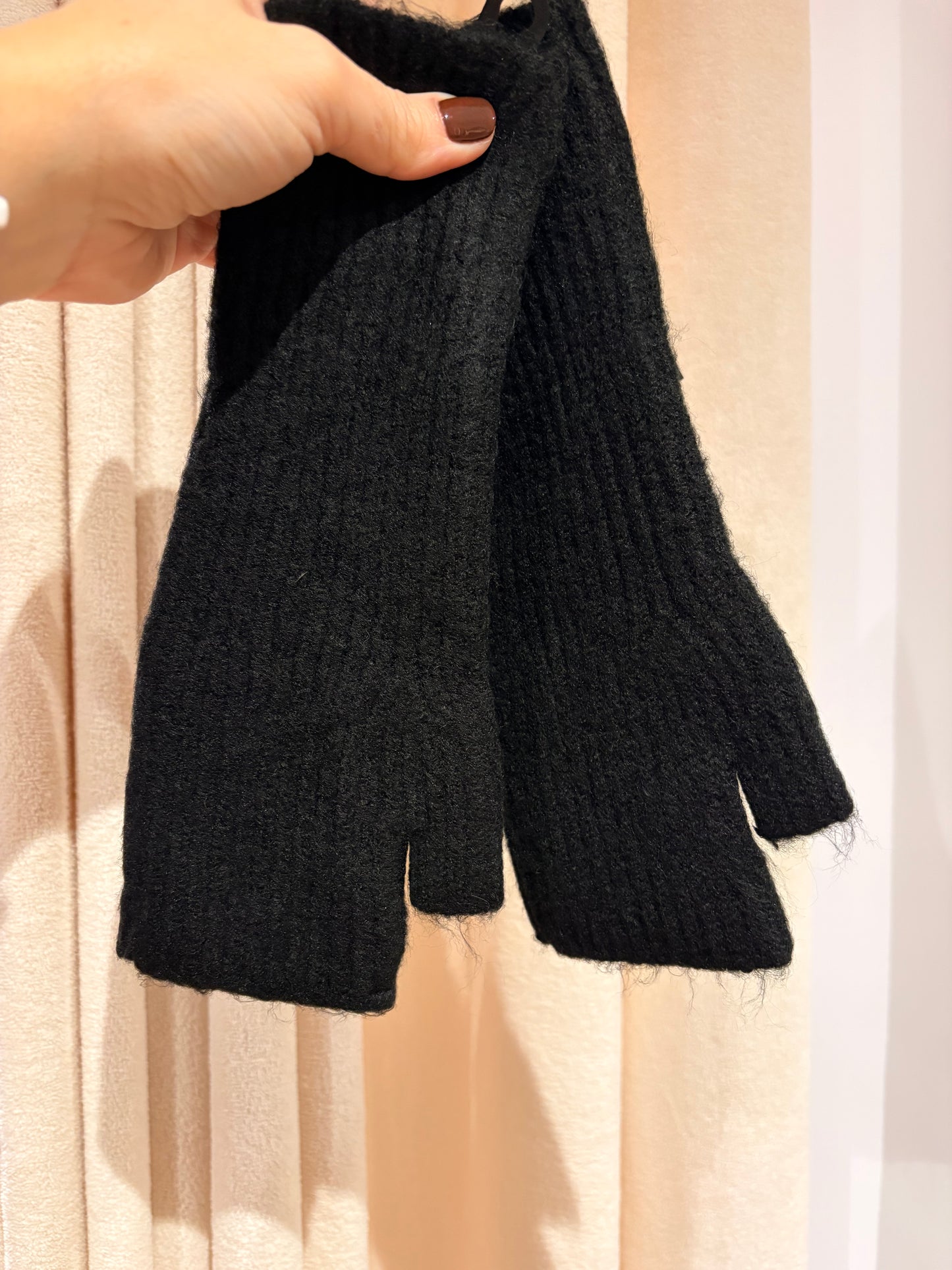 MITAINES COURTES NOIRES