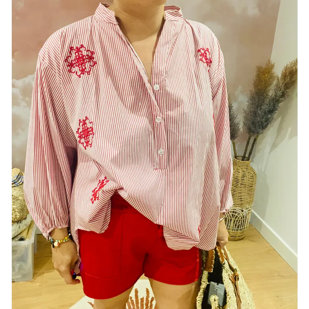 Chemise Chic 100% Coton avec Broderie et Rayures Rouges