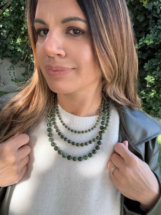 COLLIER PERLES TRIPLE KAKI