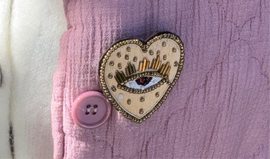 BROCHE ECRUE