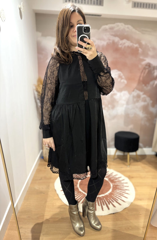 Robe noire dentelle