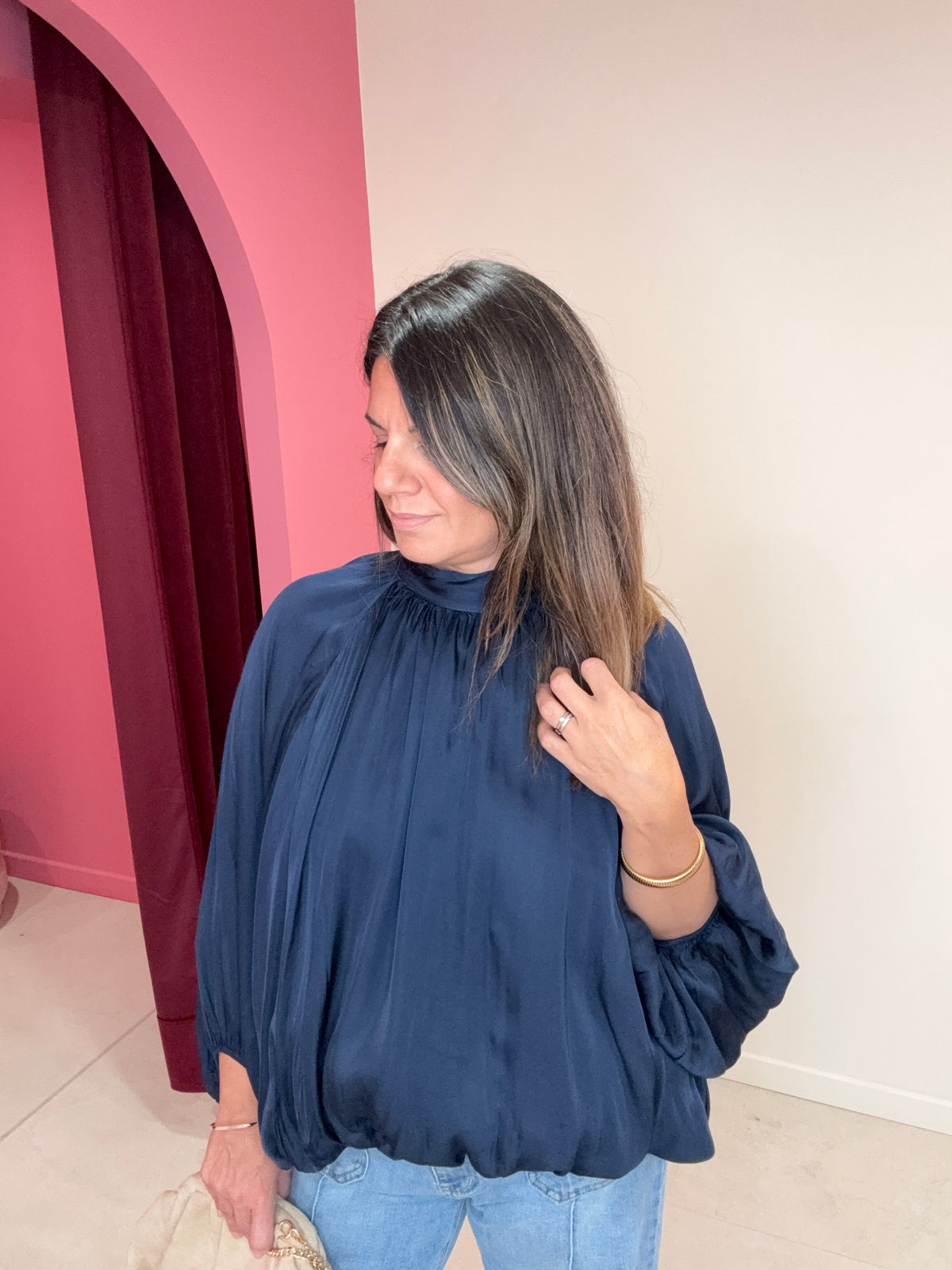 BLOUSE MARINE FLUIDE PLISSÉE – TAILLE UNIQUE