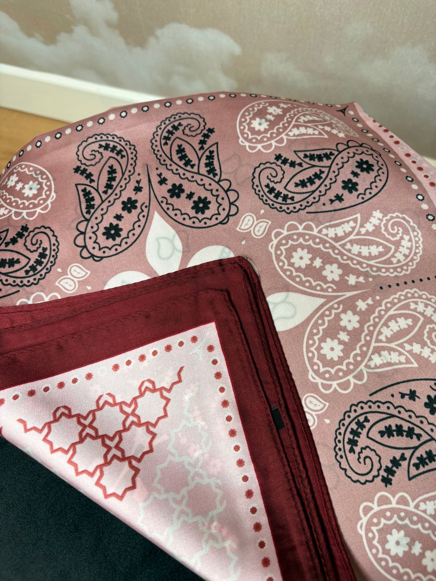 CARRÉ DE SOIE PRUNE