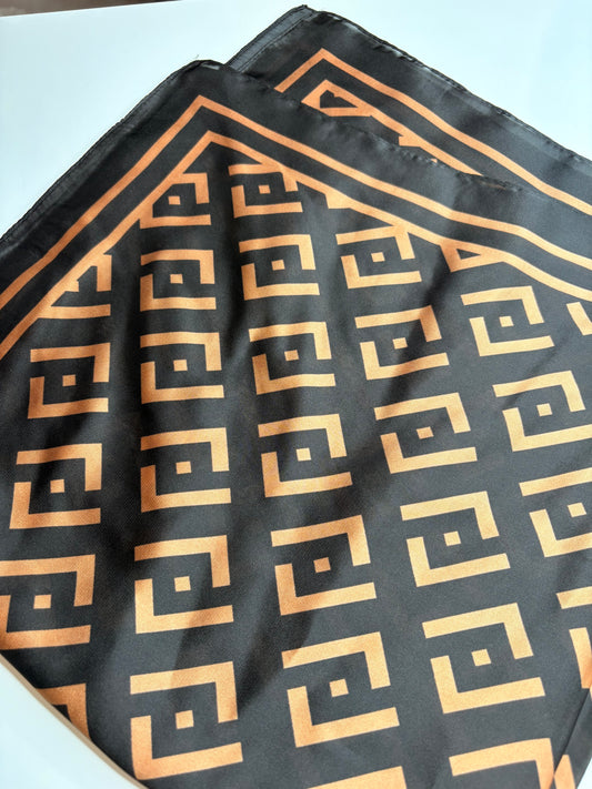 FOULARD SOIE NOIR ET BRIQUE