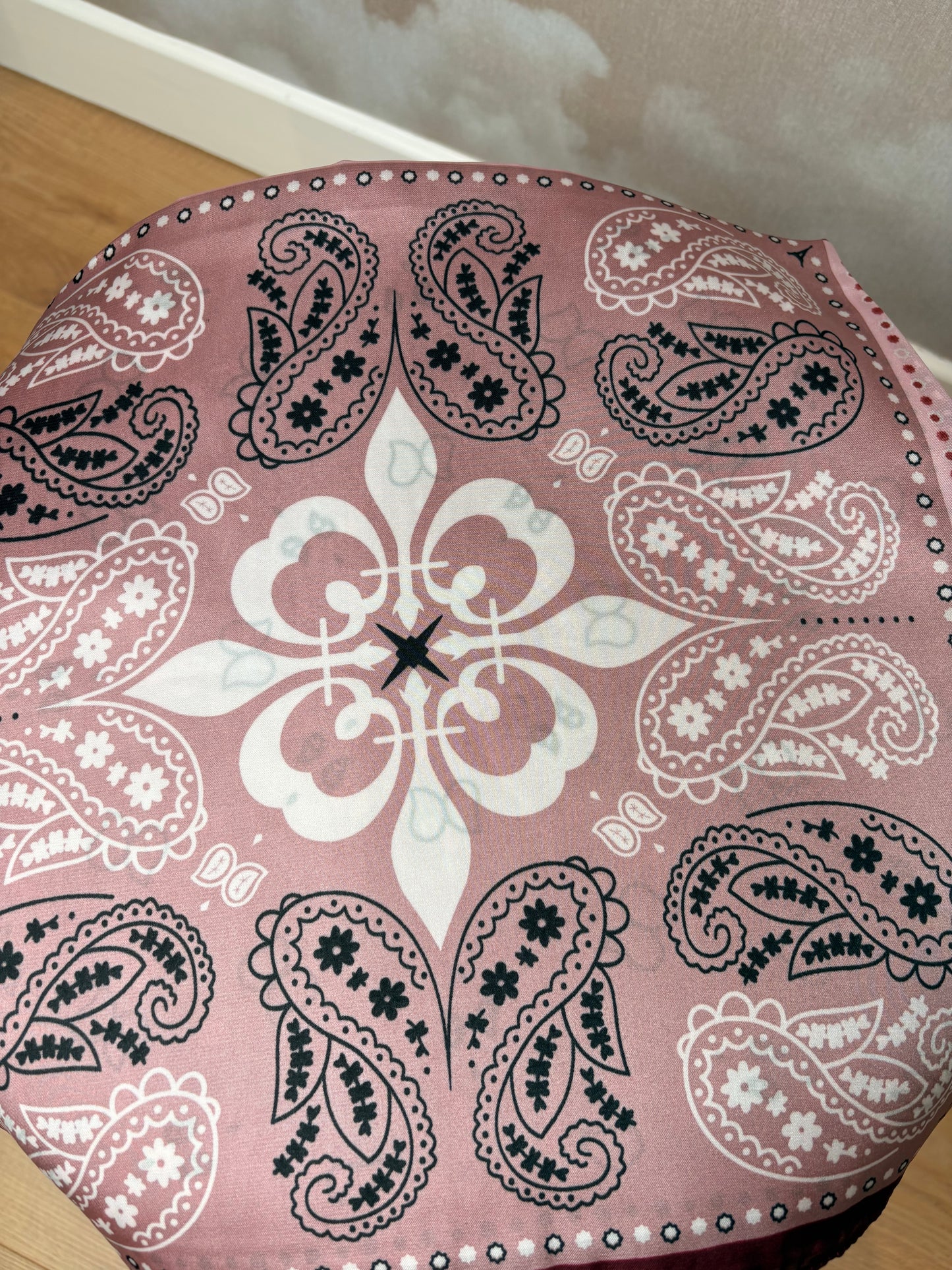 CARRÉ DE SOIE PRUNE