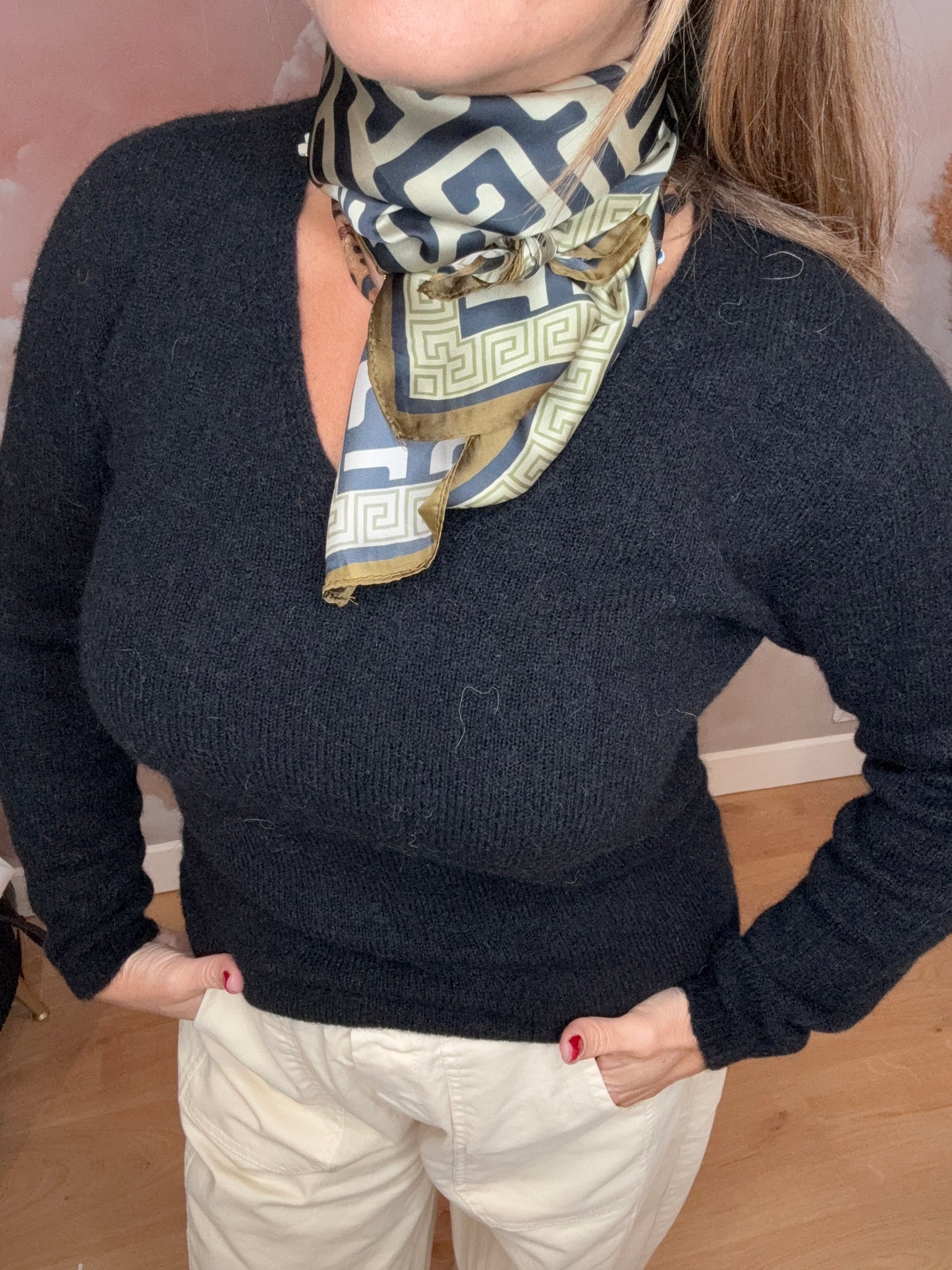 PULL COL V MANCHES LONGUES NOIR