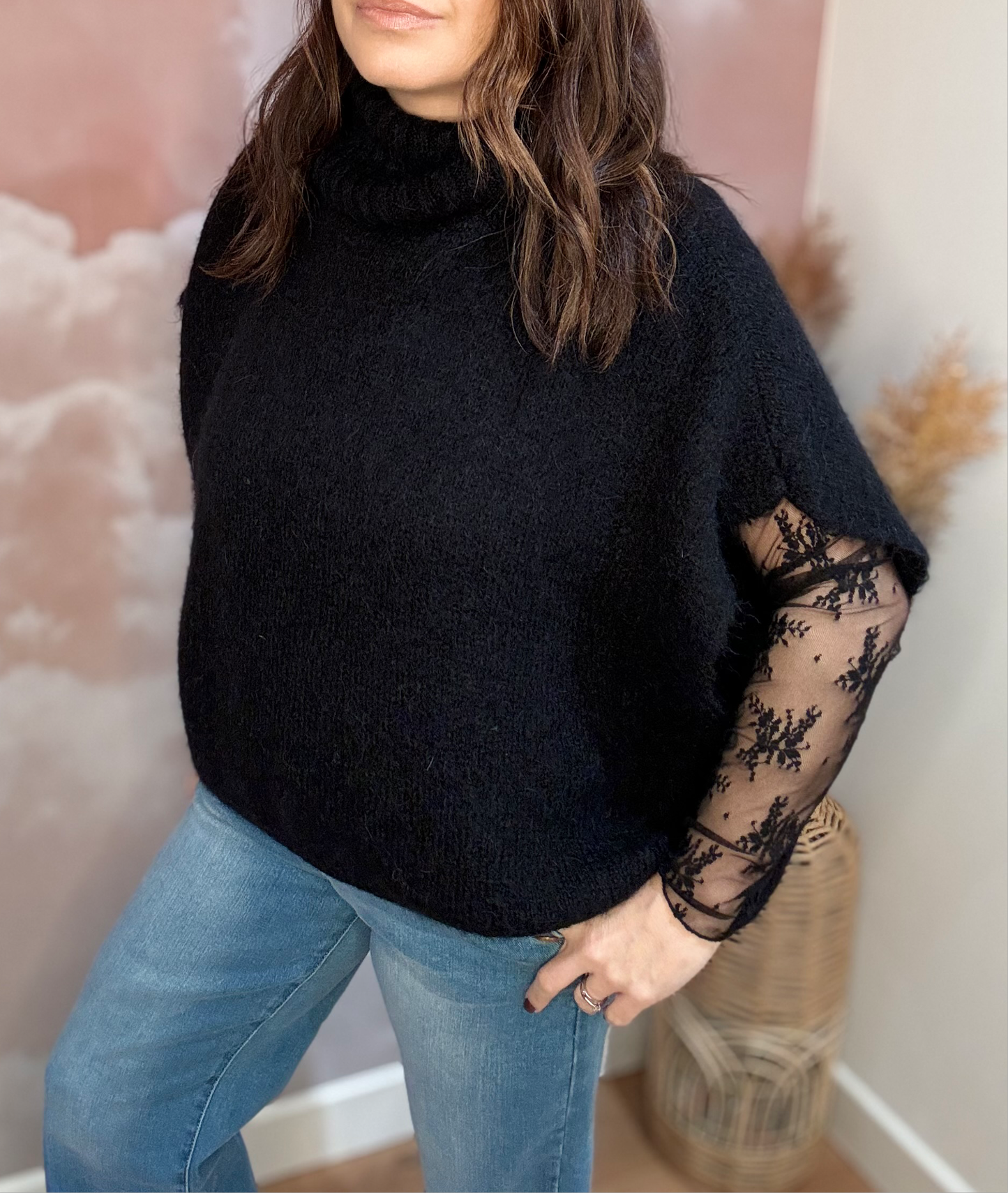 PULL MANCHES COURTES COL ROULE NOIR