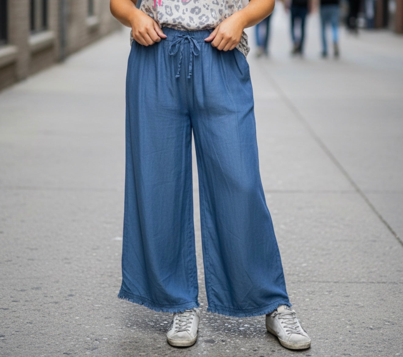 PANTALON LARGE BLEU JEAN TAILLE 42 et +