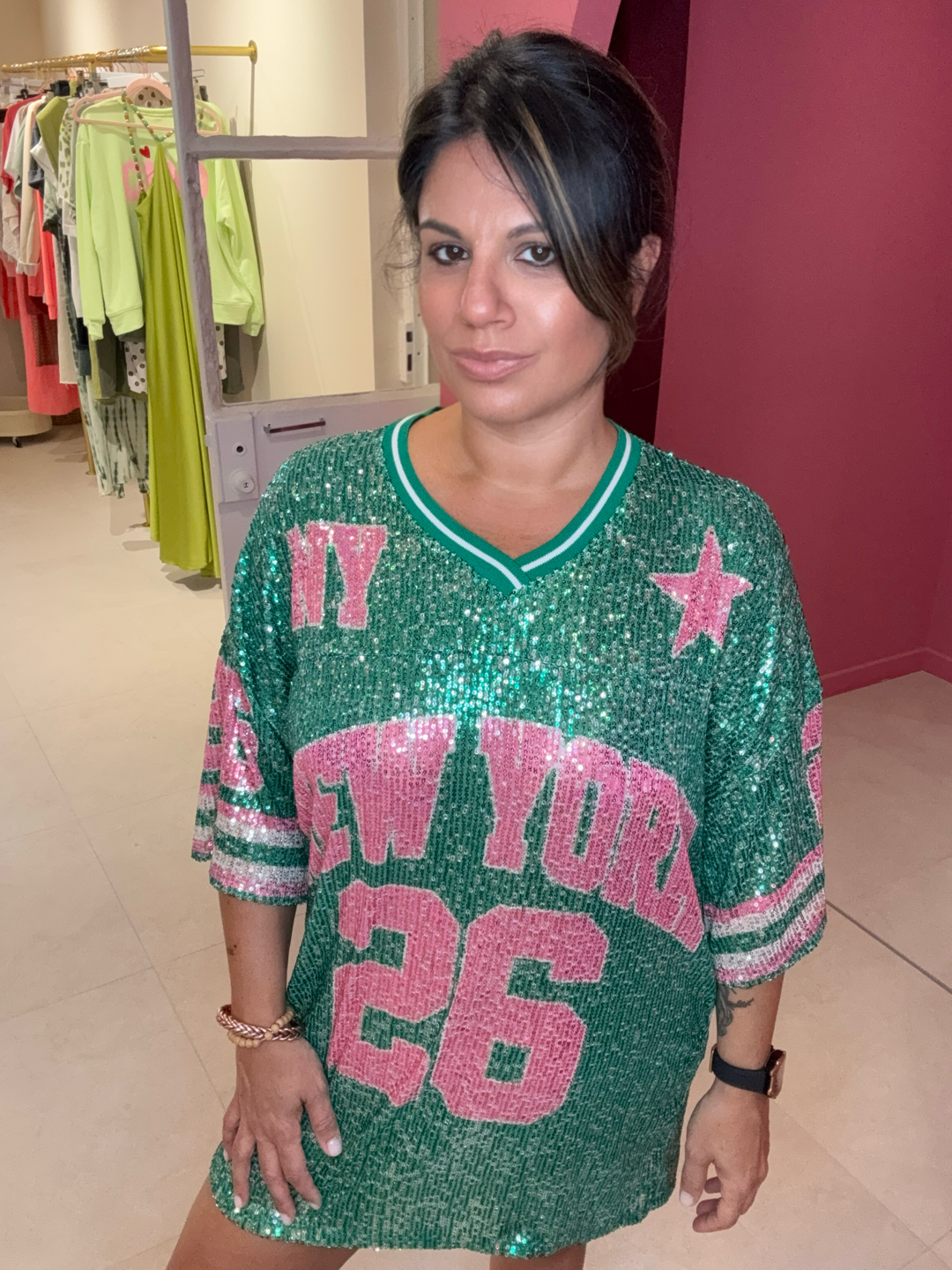 TOP OVERSIZE SEQUINS VERT ET ROSE