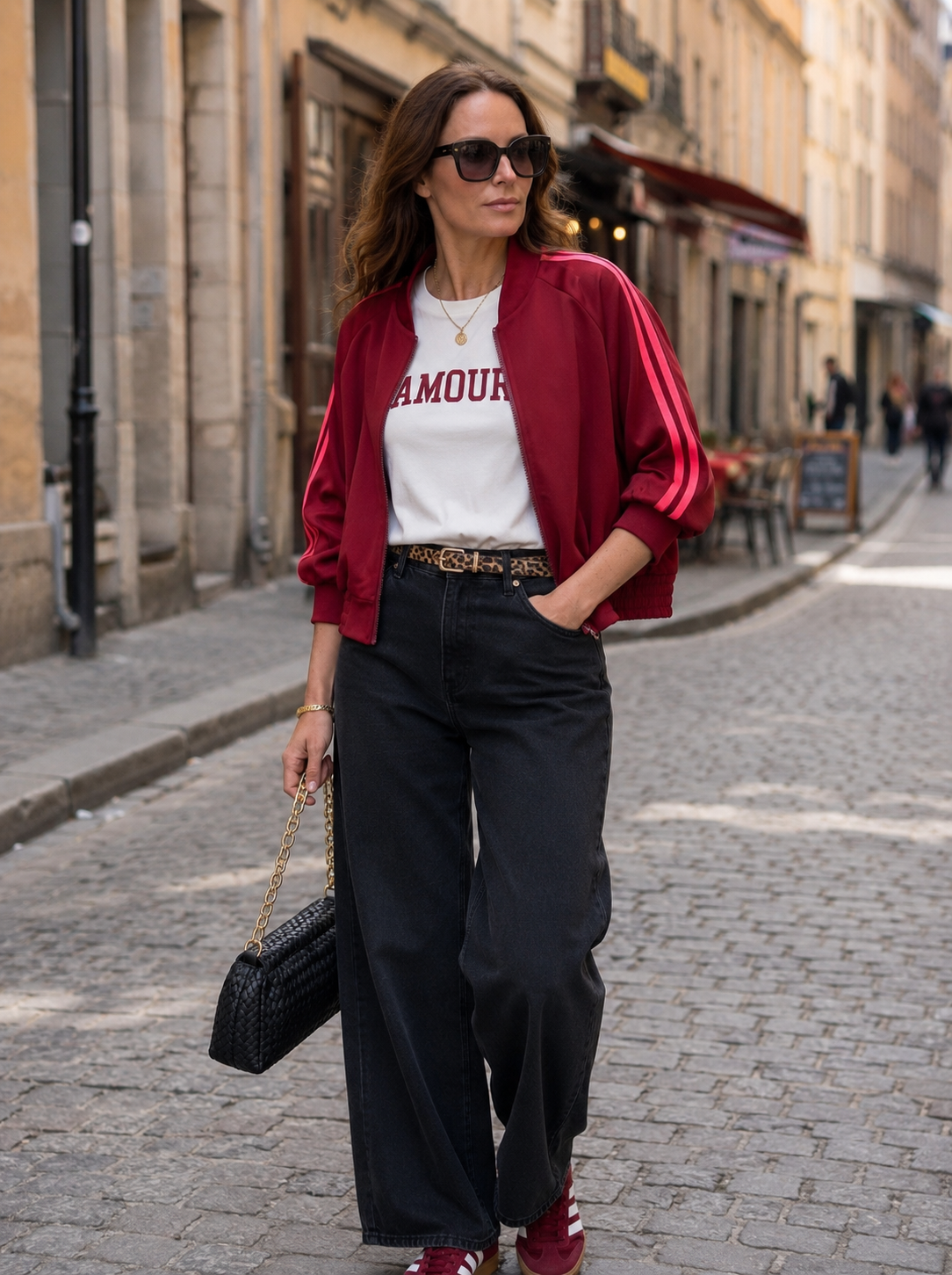 VESTE BORDEAUX BANDES ROSES