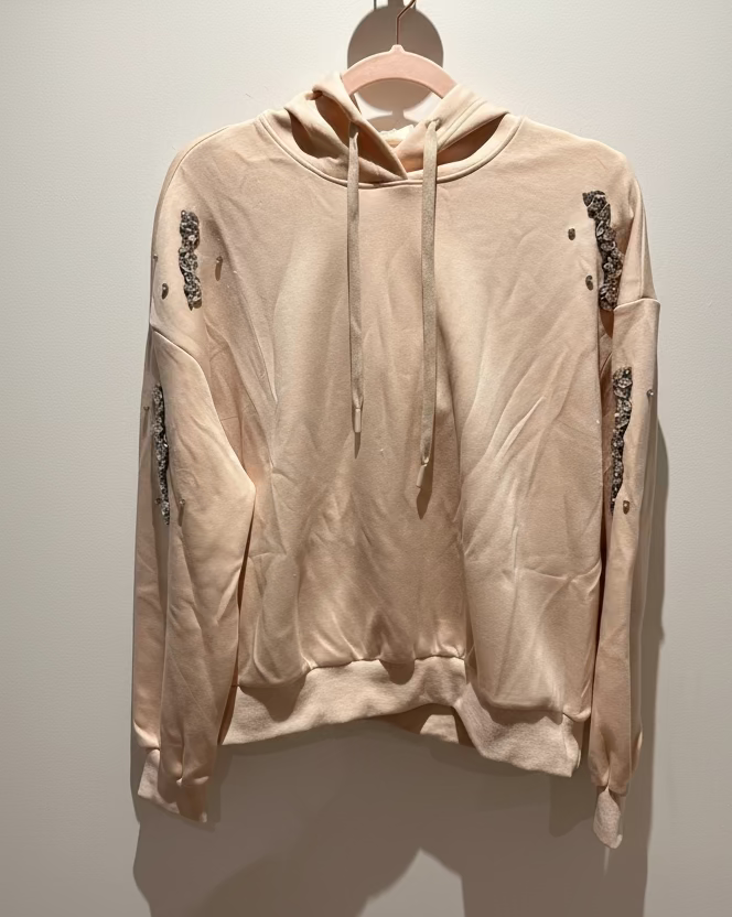 SWEAT CAPUCHE ET BIJOUX ANGE