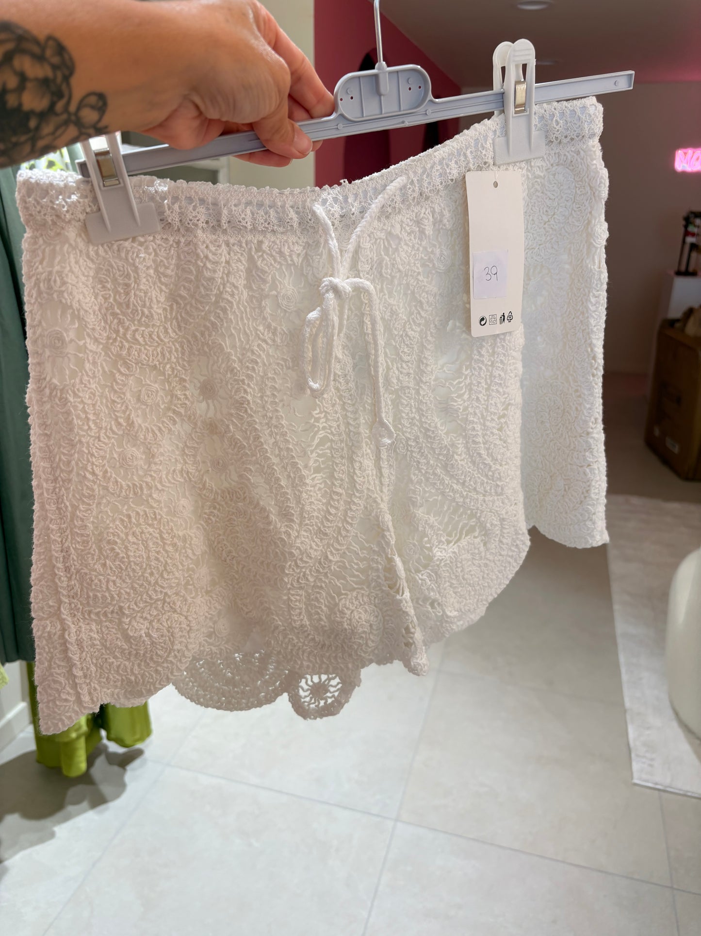 SHORT DENTELLE